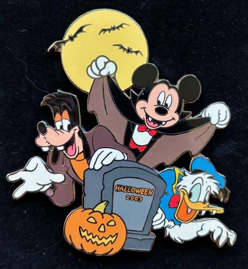 100921 - Mickey, Goofy and Donald - Halloween 2003 - Disney