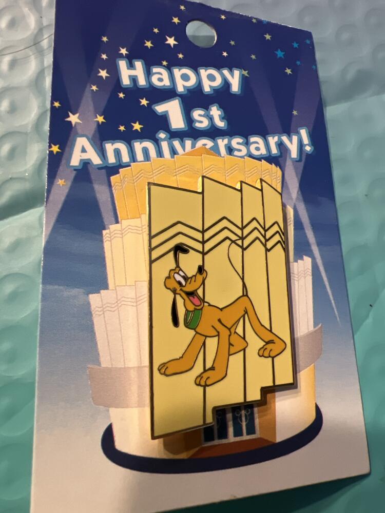 Disney Store Japan 1st Anniversary - Hollywood - Pluto | PIN 104166