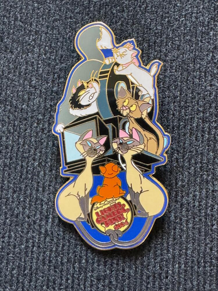 Disney Lights Camera Pins2004ピンバッジ限定850個 2025-DLR-Grand