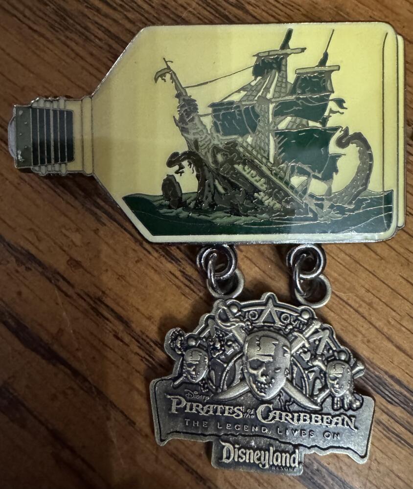Pirates of the Caribbean: The Legend Lives On - Ship In A Bottle 3 pin ...