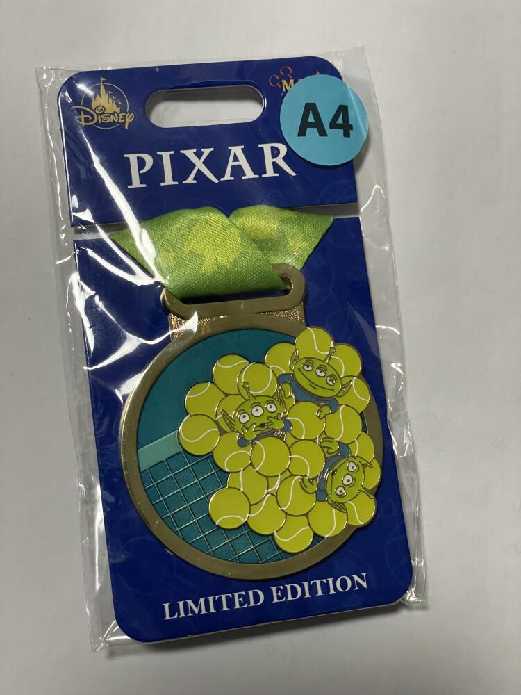 Magic Prize 2024 - A4 - Aliens Tennis Medal | PIN 106009