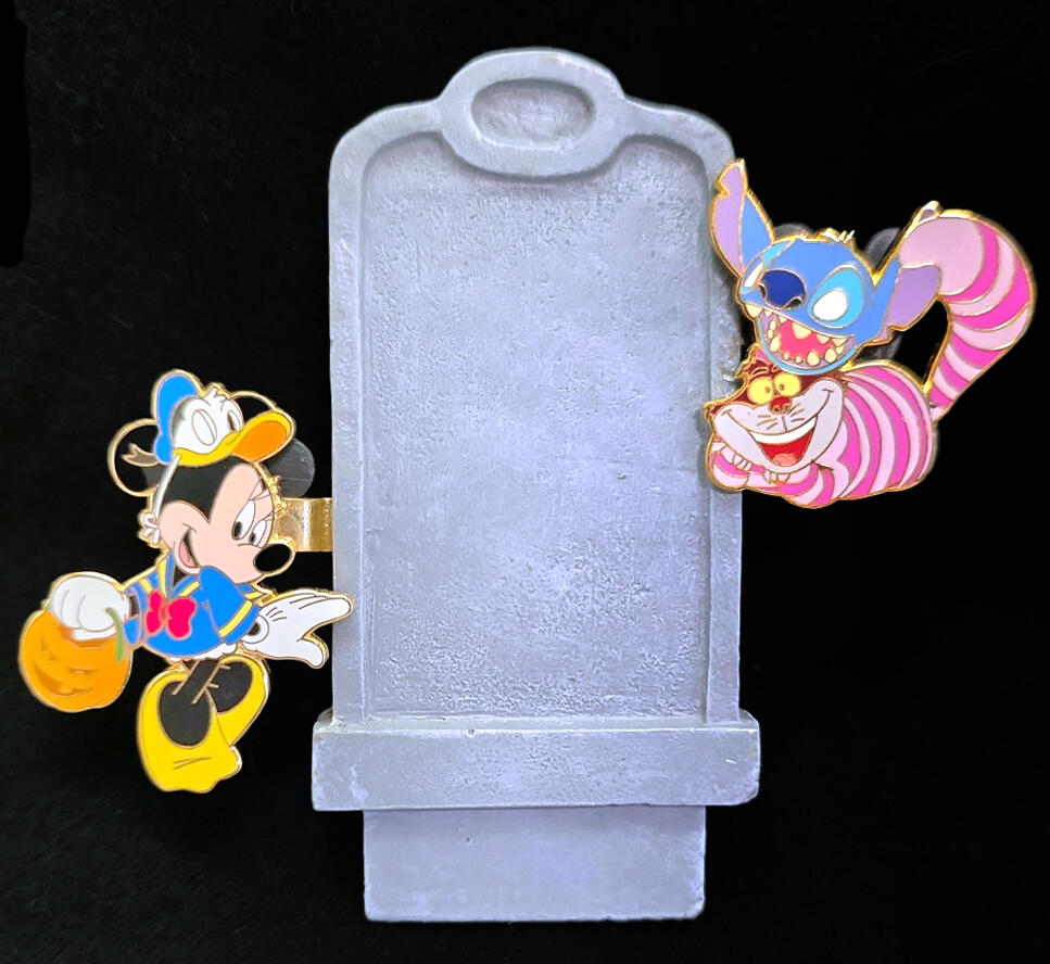 Minnie as Donald and the Cheshire Cat with a Stitch Mask