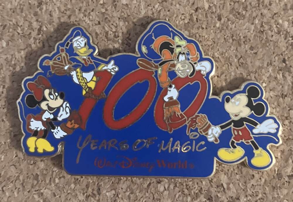 Walt Disney 100th Year ミッキー ピン 10912 - Mickey and Friends Painting - 100 Years of Magic - Walt