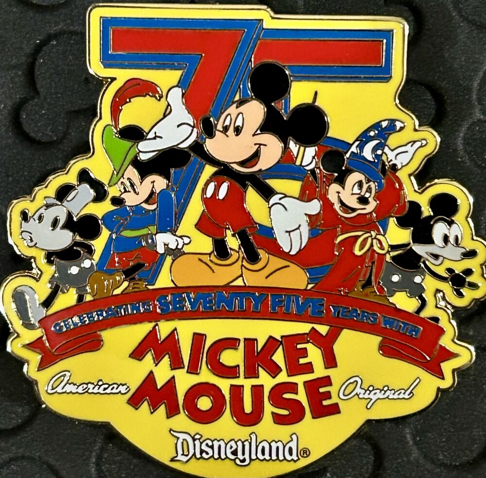 ディズニー　ミッキー　ピンバッジ　75周年 110804_kGX4.jpg