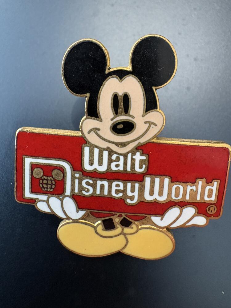 Open Sign Mickey Mickey Mouse holding Walt Disney World sign - Mickey Mouse | PIN 111728