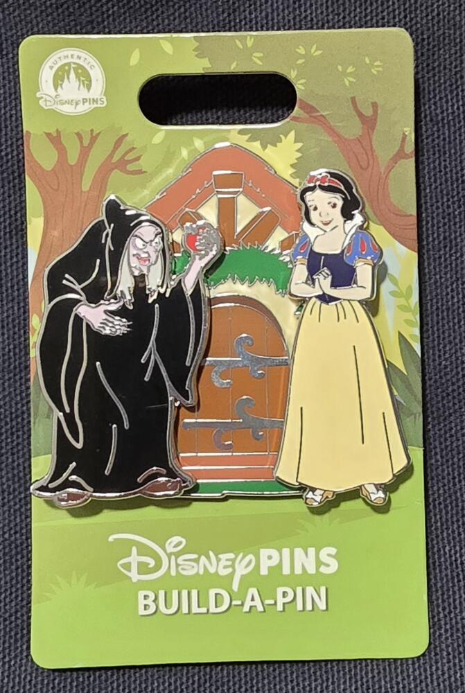 Snow White & the Old Hag with Cottage Base Set