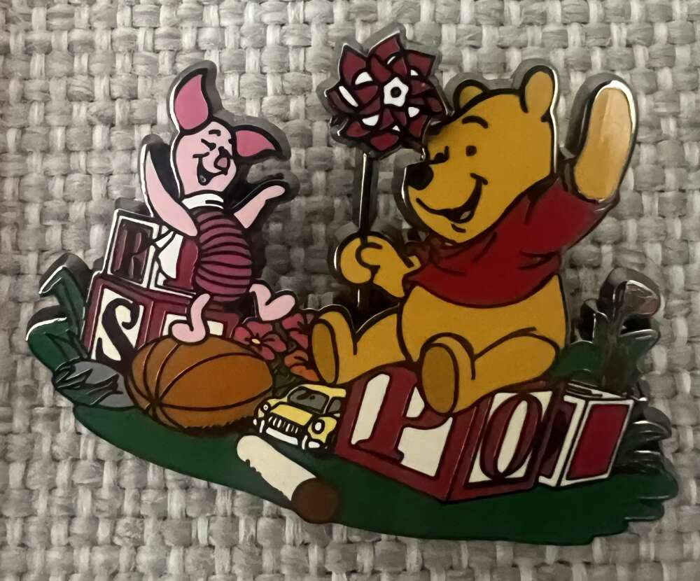 Winnie the Pooh & Piglet pinwheel | PIN 115951