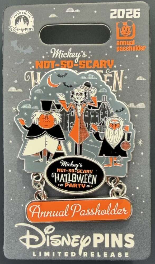ハロウィン缶バッジ　市丸ギン　松本乱菊　各8個づつ　おまけポストカード Mickey's Not So Scary Halloween Party (MNSSHP) 2026 - Hitchhiking