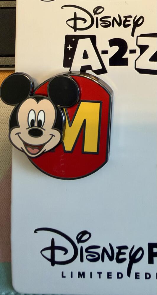 ミッキー　2 A-2-Z Magnetic Alphabet Series - M - Mickey | PIN 127249
