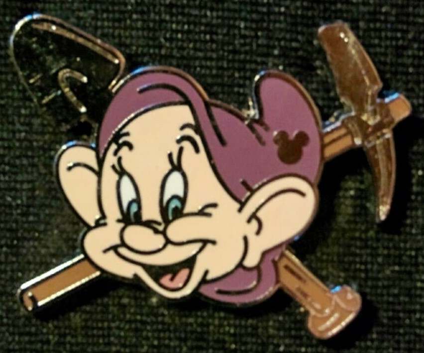 2014 Hidden Mickey - The Seven Dwarfs - Dopey | PIN 16937