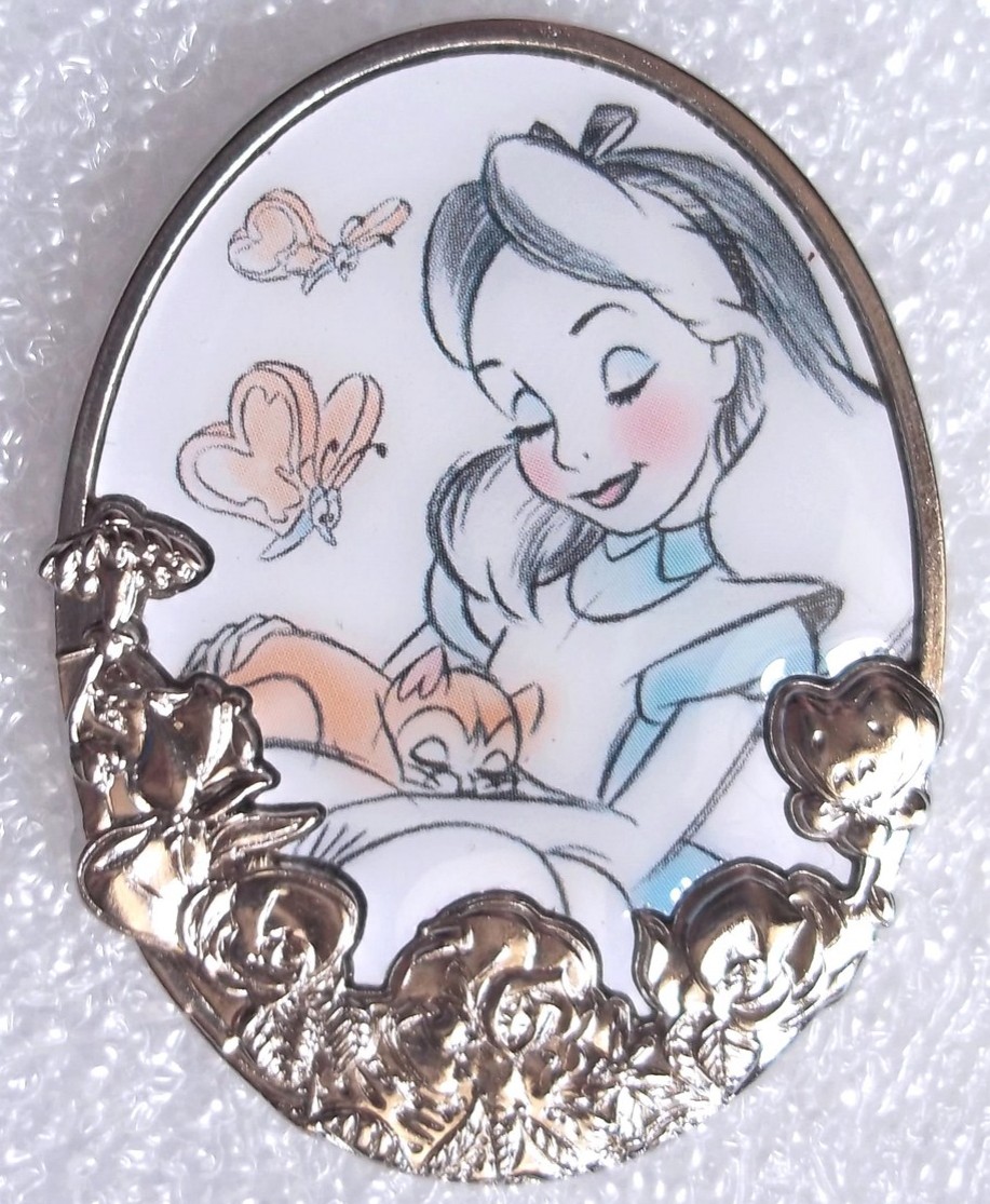 ステンドグラス　Alice in wonderland パネル TENYO - DISNEY Alice in Wonderland - 266 Piece Stained Glass