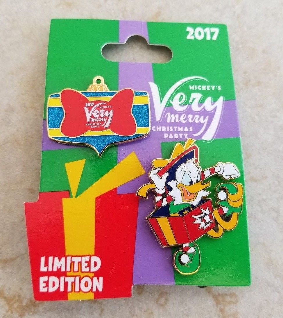 Donald and Ornament Pin Set