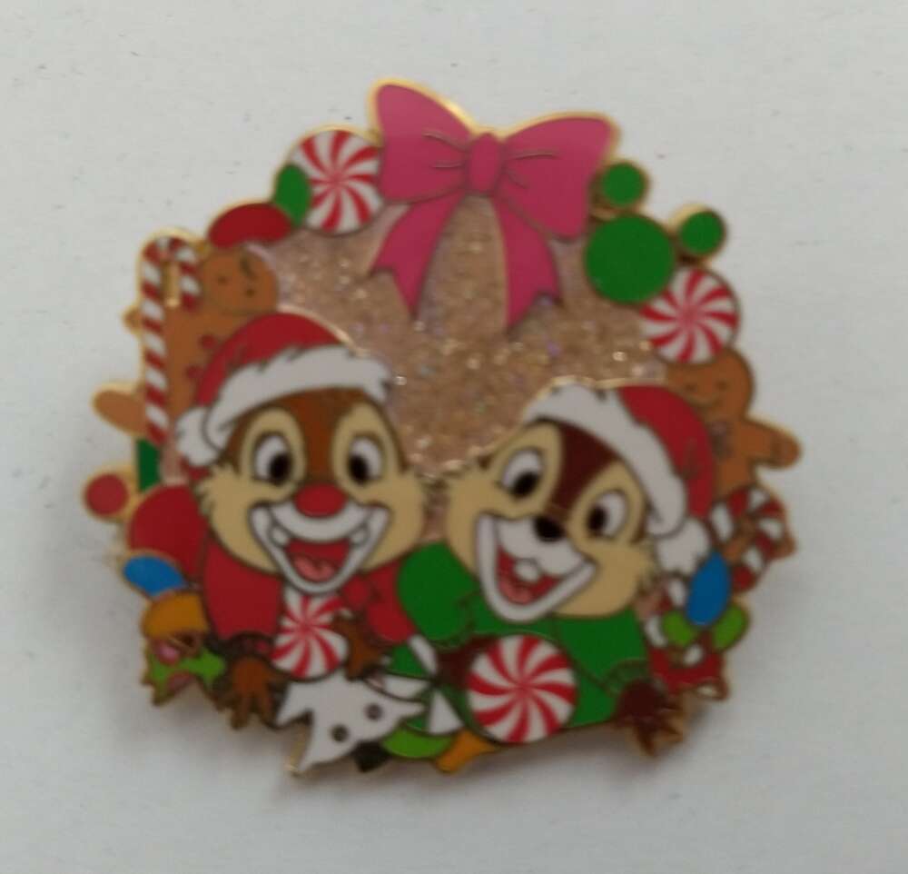 Christmas 2003 - Chip & Dale Wreath | PIN 30468