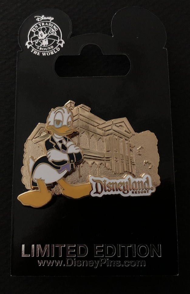 Butler Donald Duck with Gold Haunted Mansion | PIN 24047