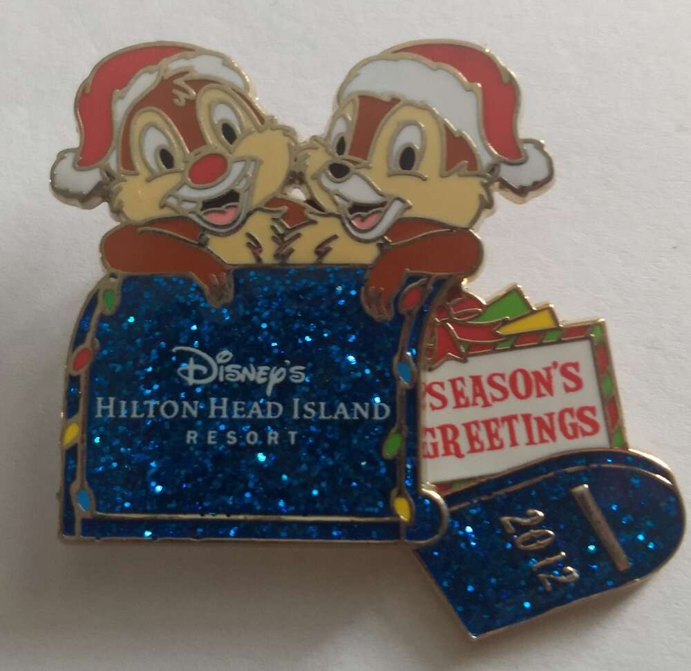 33168 - Disney's Hilton Head - Chip and Dale - Season's Greetings