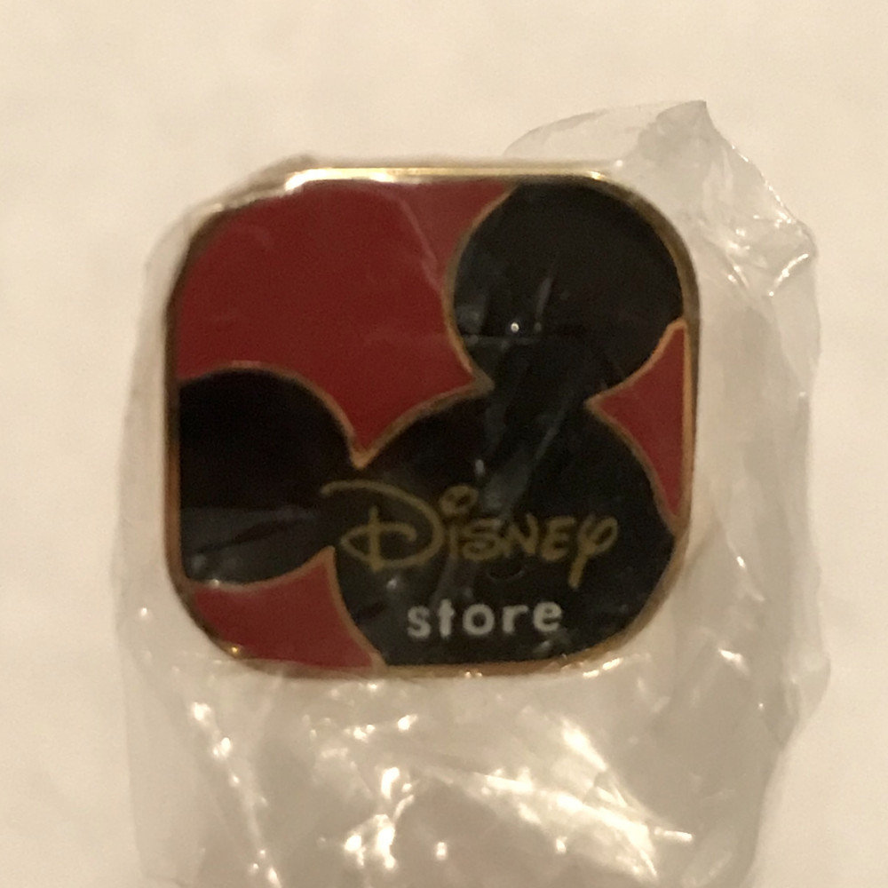 Disney Store Cast Member Exclusives - Traditions 2002 | PIN 34798