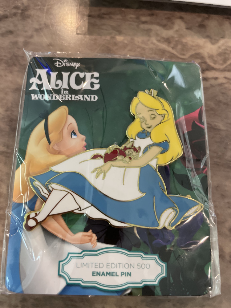 Alice in Wonderland - Alice | PIN 44040