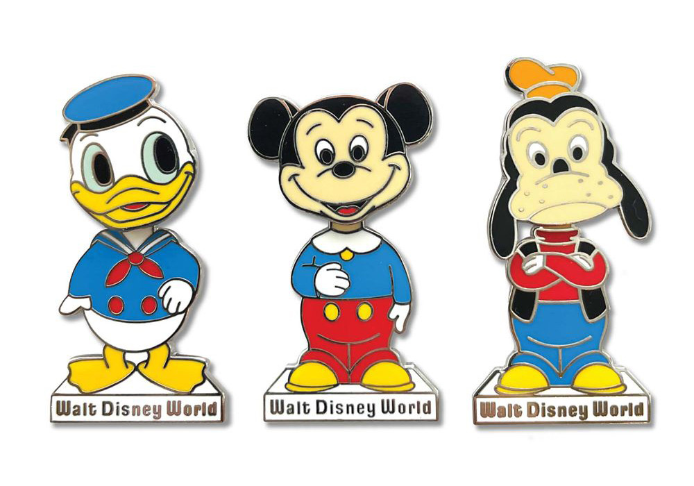 Mickey Mouse and Friends ''Bobble Head'' Pin Set