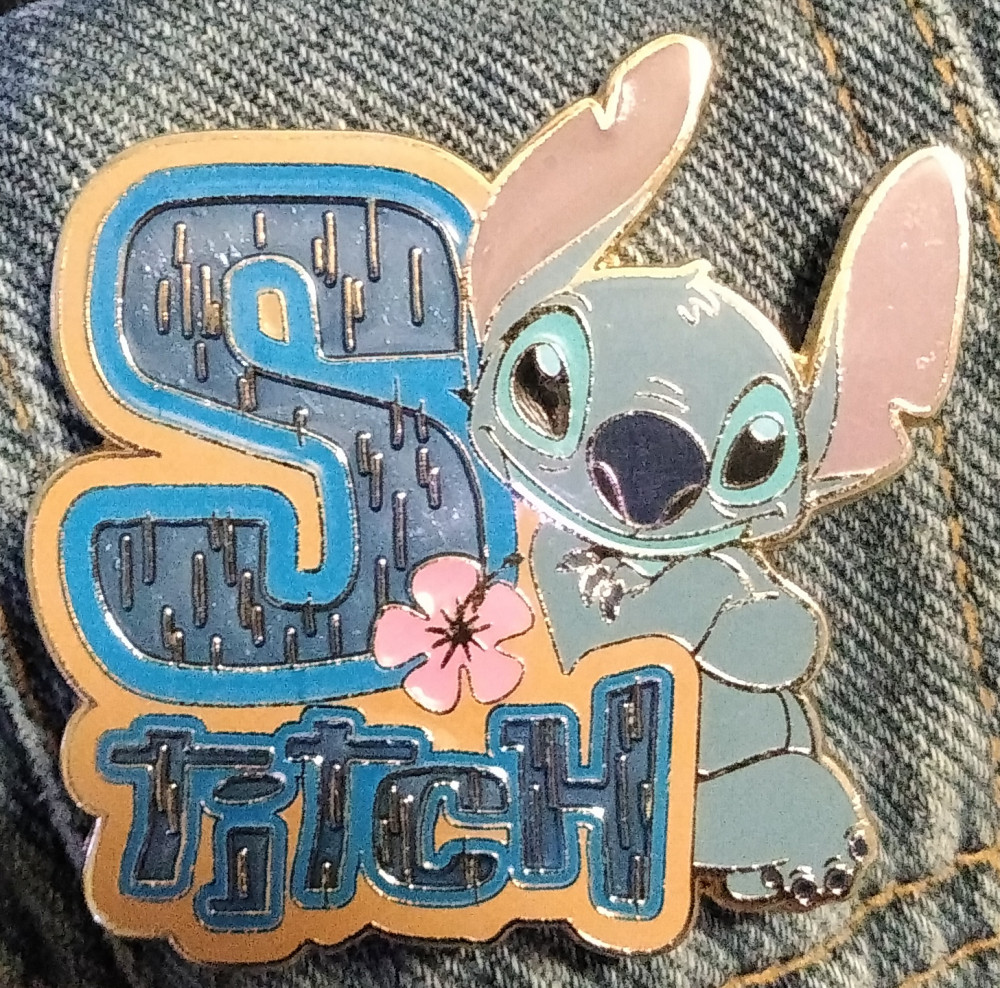 Stitch R Initial Initial letter series - Stitch | PIN 45272