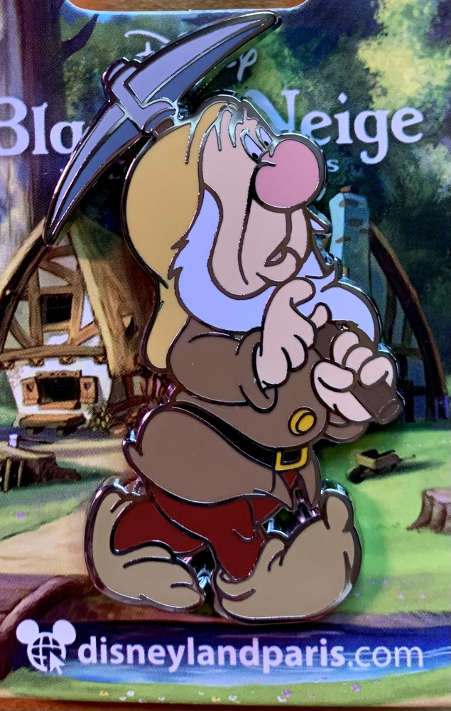 Snow White and the Seven Dwarfs-Blanche Neige - Sneezy Dwarf | PIN