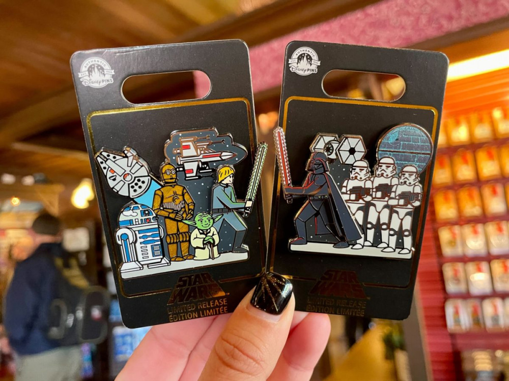 Star Wars and Friends - Dark Side and Light Side light saber face