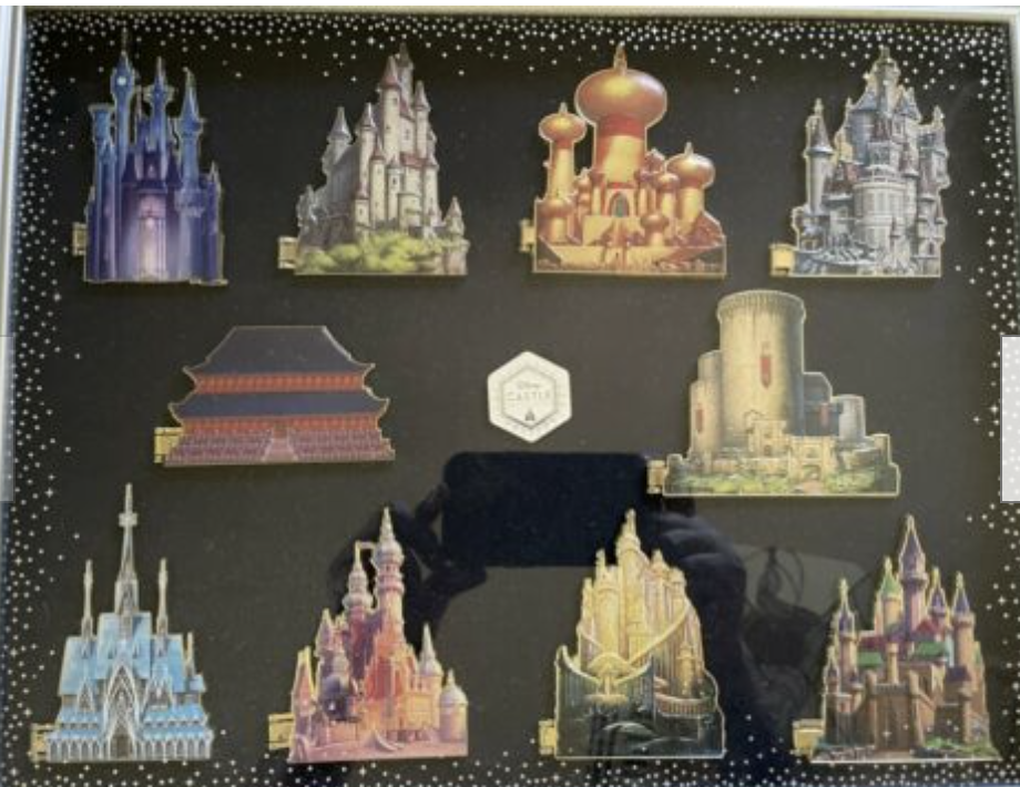 その他 Disney Castle Collection DisplayCase pin Disney Parks Cinderella Castle Collection Pin Limited