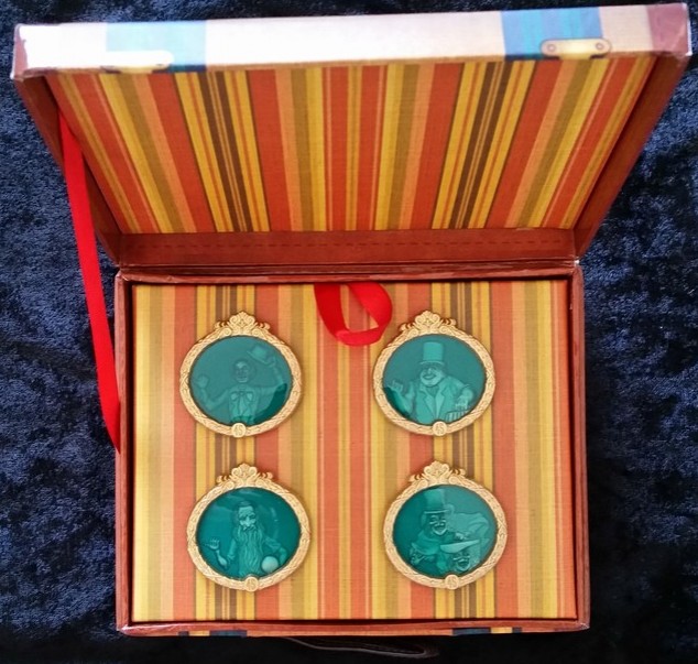 Hitchhiking Ghosts Suitcase Boxed Set - Full Set