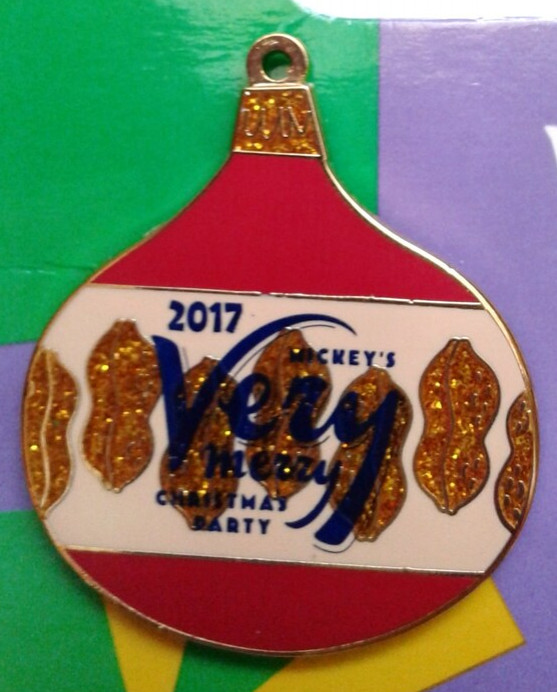 Chip and Dale and Ornament Set