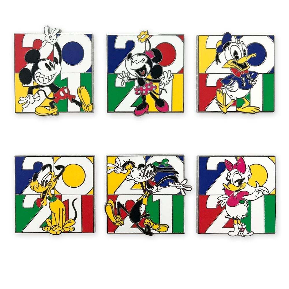 Mickey Mouse and Friends Pin Trading Booster Set