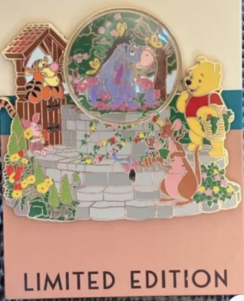 DEC - Snow Globe - Winnie the Pooh | PIN 61215