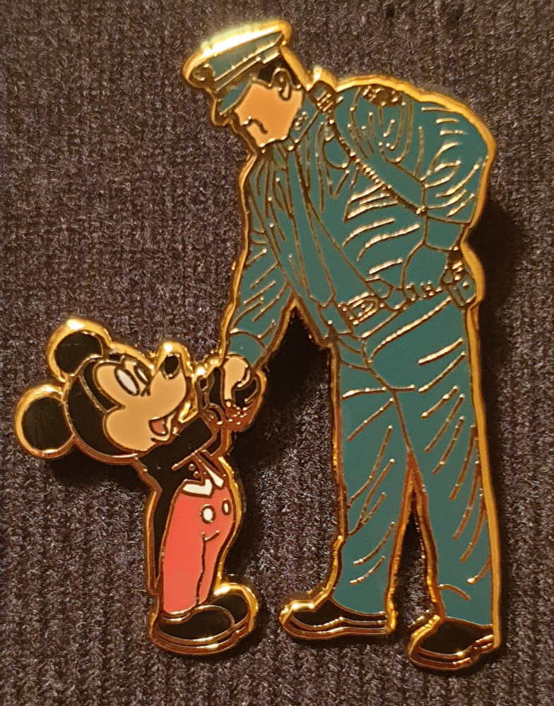 Counterfeit Bootleg Bootleg - Mickey Shakes Hands with Officer (COUNTERFEIT) | PIN 66185