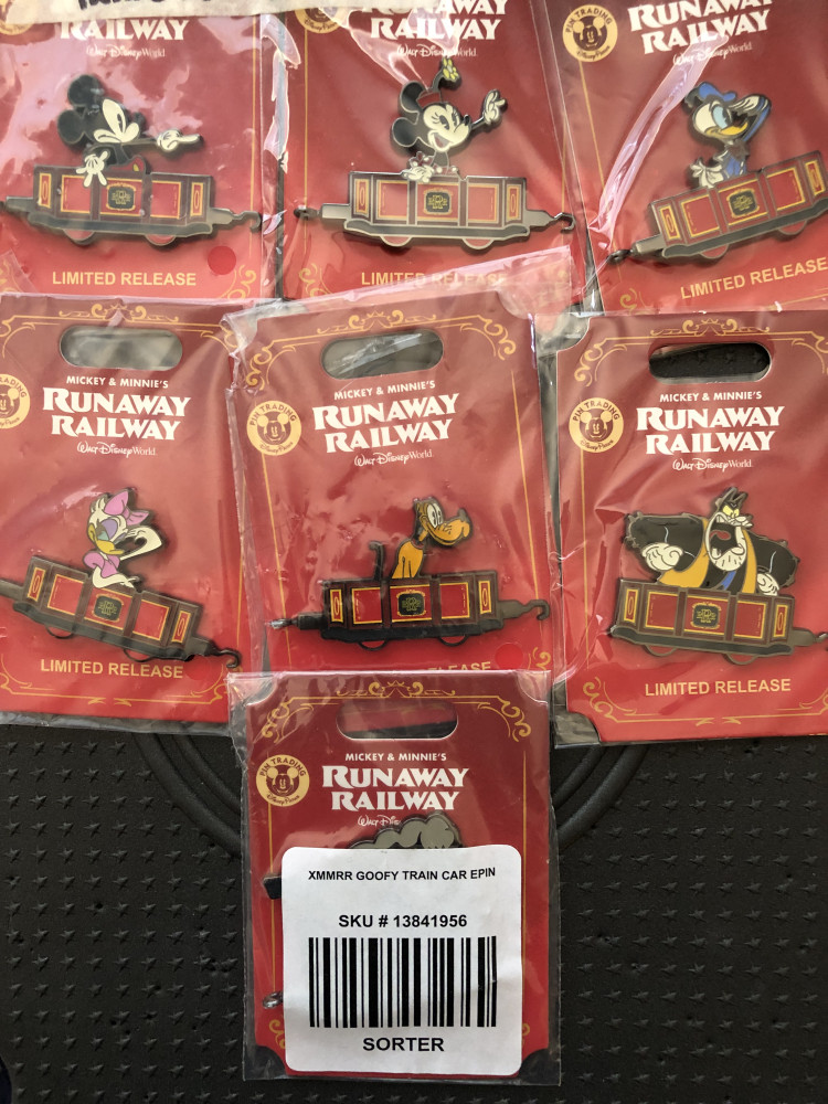 Mickey & Minnie's Runaway Railway Connected Train Collection
