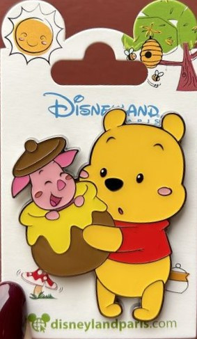 Winnie the Pooh - Cute Pooh & Piglet in honey pot | PIN 73807