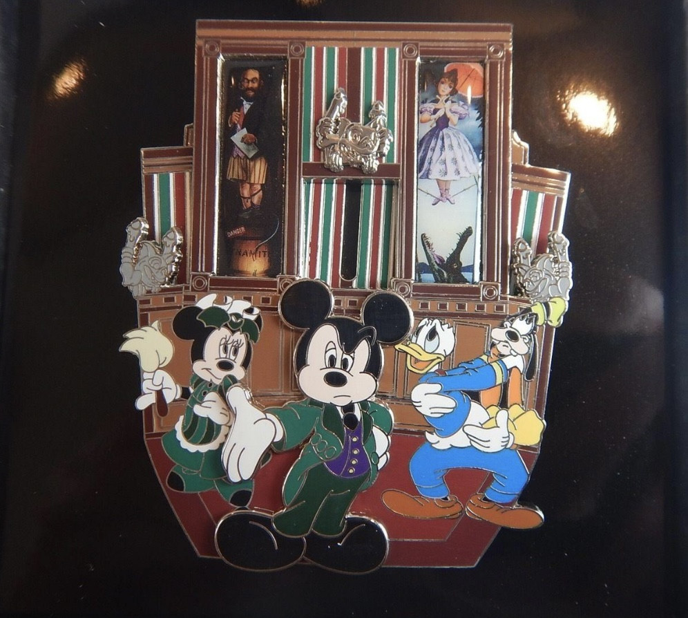 Room For 1 More Event - Haunted Mansion Stretching Portraits | PIN 76426, image size:996x894