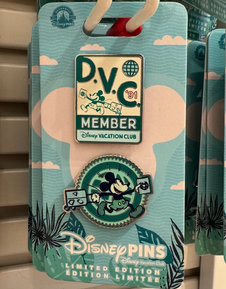Mickey Mouse with Luggage Pin Set