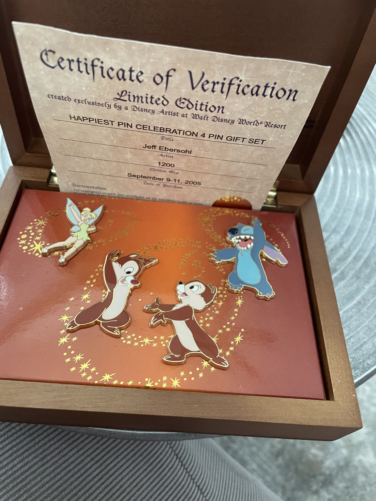 Happiest Pin Celebration 4-pin Gift Set