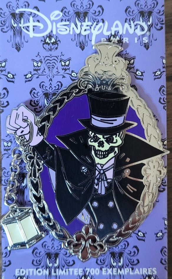 Pin Trading Day Phantom Manor Series - Ravenswood with Lantern