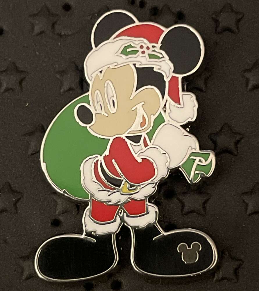 DLR Hidden Disney Series 2024: Mickey Holidays - CHASER: Christmas