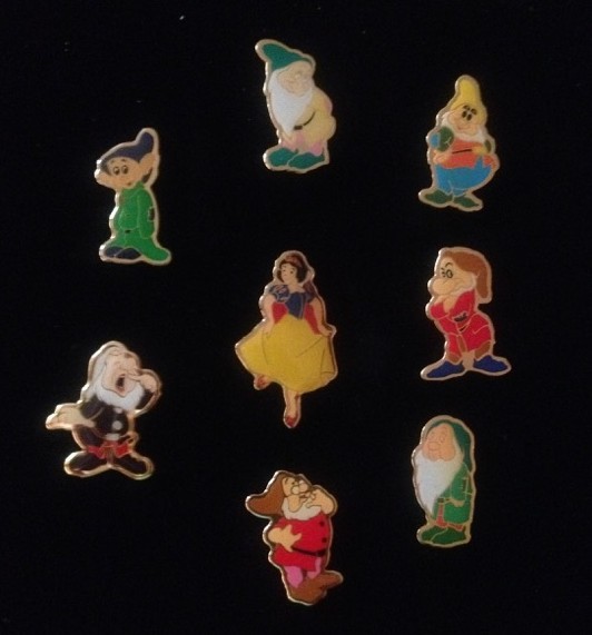 Snow White and the Seven Dwarfs - 8 pin set