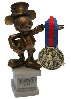 Founding Father Statue Figurine and Pin