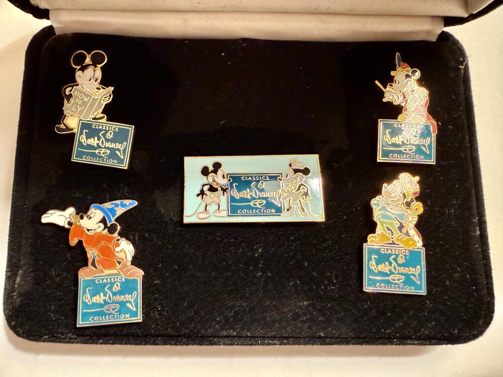 Classic Mickey (Full Set of 5 Pins)