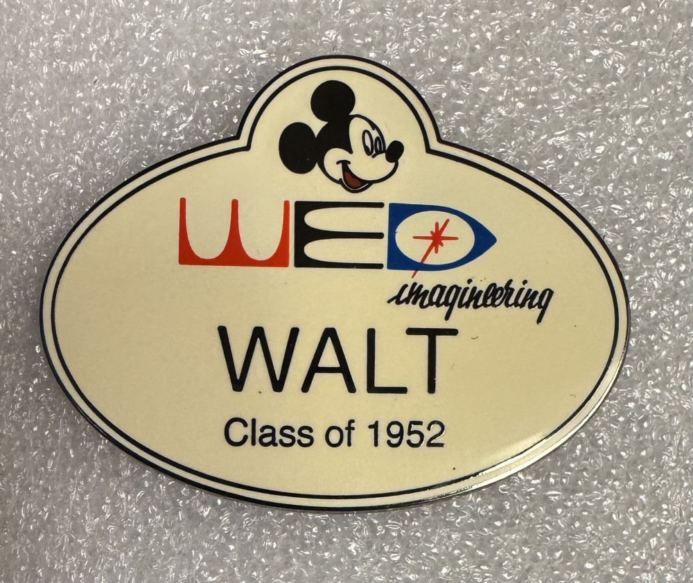 The Walt Disney Company ネームタグ Walt Name Tag Disney Trading Pin Series | Pin & Pop