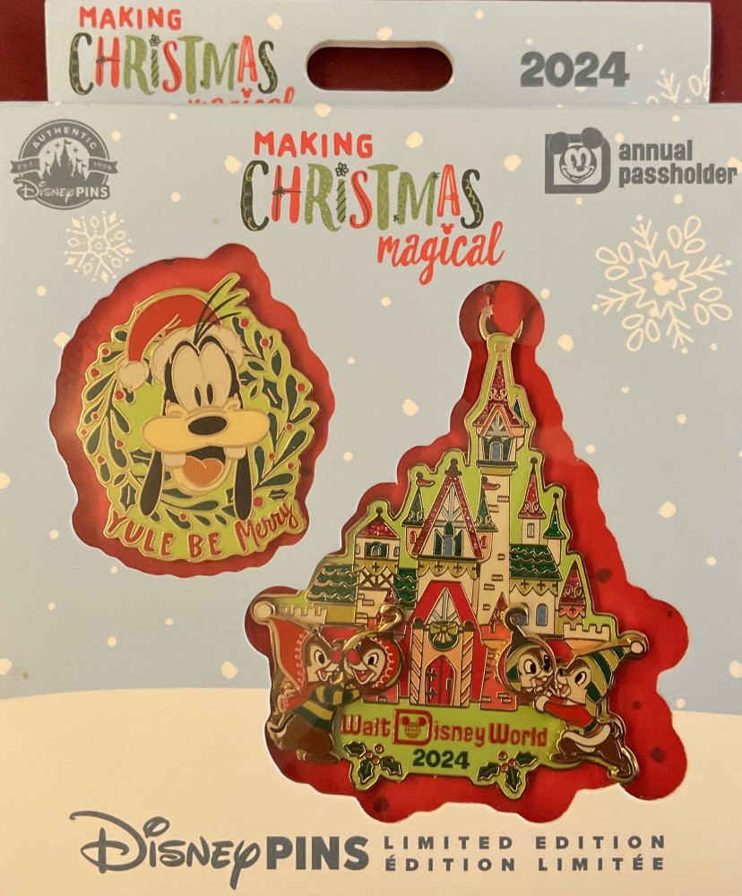 Christmas 2024 - Goofy Wreath and Chip and Dale with Castle