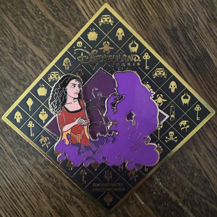 DLP Villain with Hero Silhouette Series - Mother Gothel and