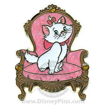 Spotlight - Sitting - Marie | PIN 92381
