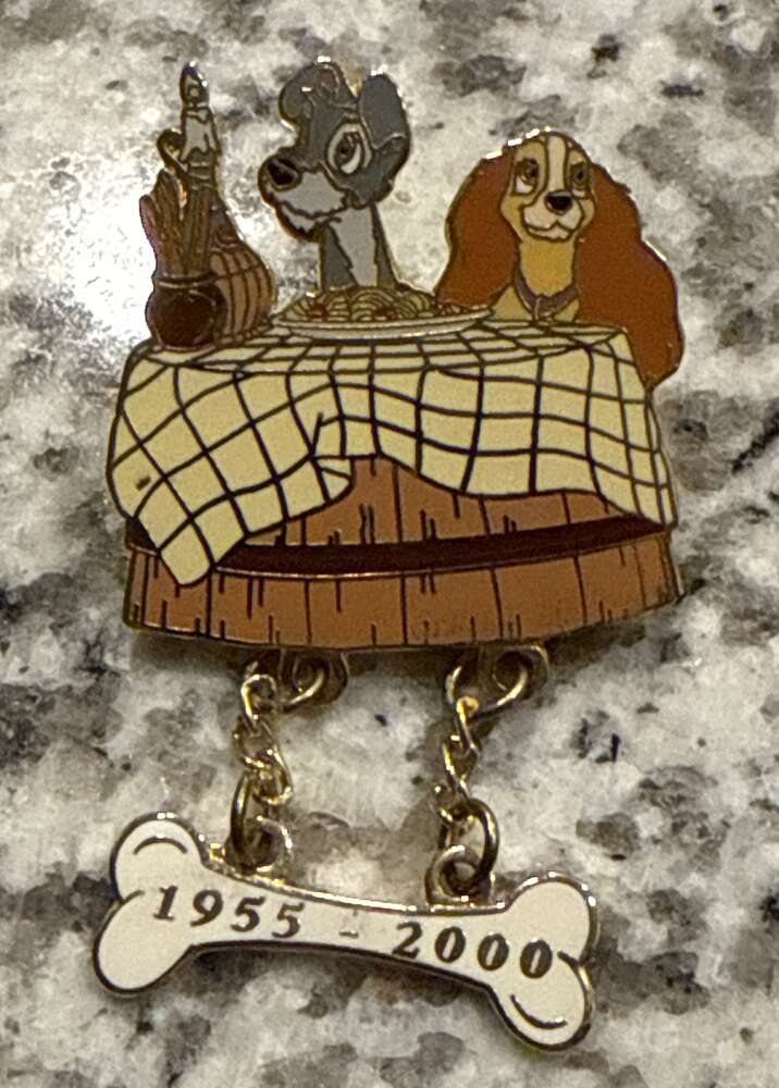 【希少・ヴィンテージ】1955　Lady and the TRAMP　ピンバッチ Lady and the Tramp 45th Anniversary - 1955-2000 Dangle | PIN 93582