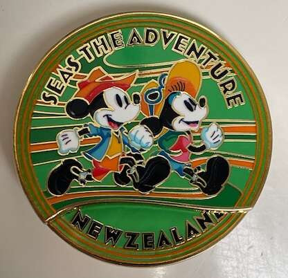 Disney Cruise Line ピンバッジ 94734_SVzC.jpg