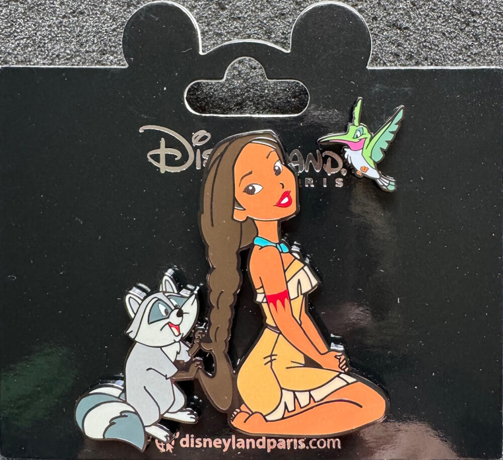 Meeko braiding Pocahontas's hair and Flit