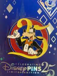 'Dressed to Impress! Collection - Cele-BRUNCH-ion Gift — Goofy with 25th Anniversary Logo - WDW'