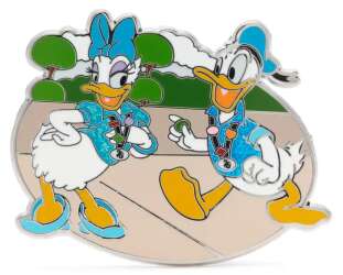 Daisy and Donald Duck Pin Trading